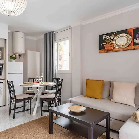 Tic Tac 23 Family With Pool View Daire