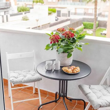 Tic Tac 23 Family With Pool View