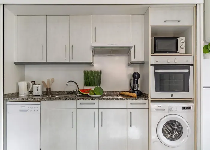 Tic Tac 23 Family With Pool View