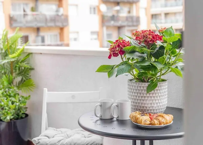 Tic Tac 23 Family With Pool View